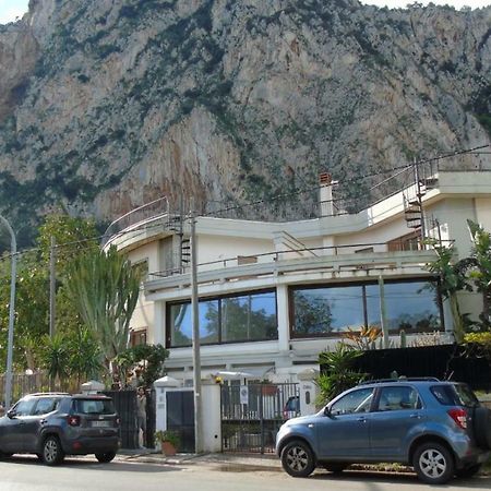 Residenza Don Camillo Villa Mondello Exterior photo
